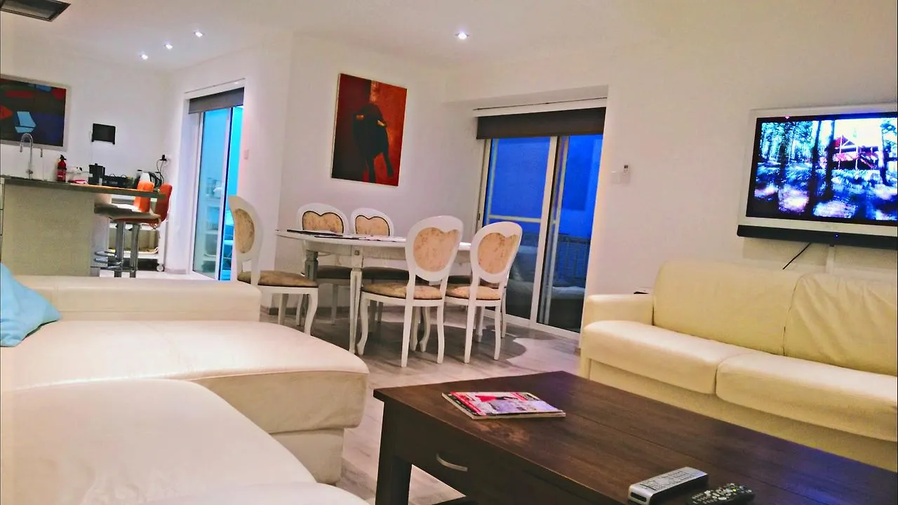 Spinola Court Apartment With Pool And Close To Beach St Julians Center Saint Julian's
